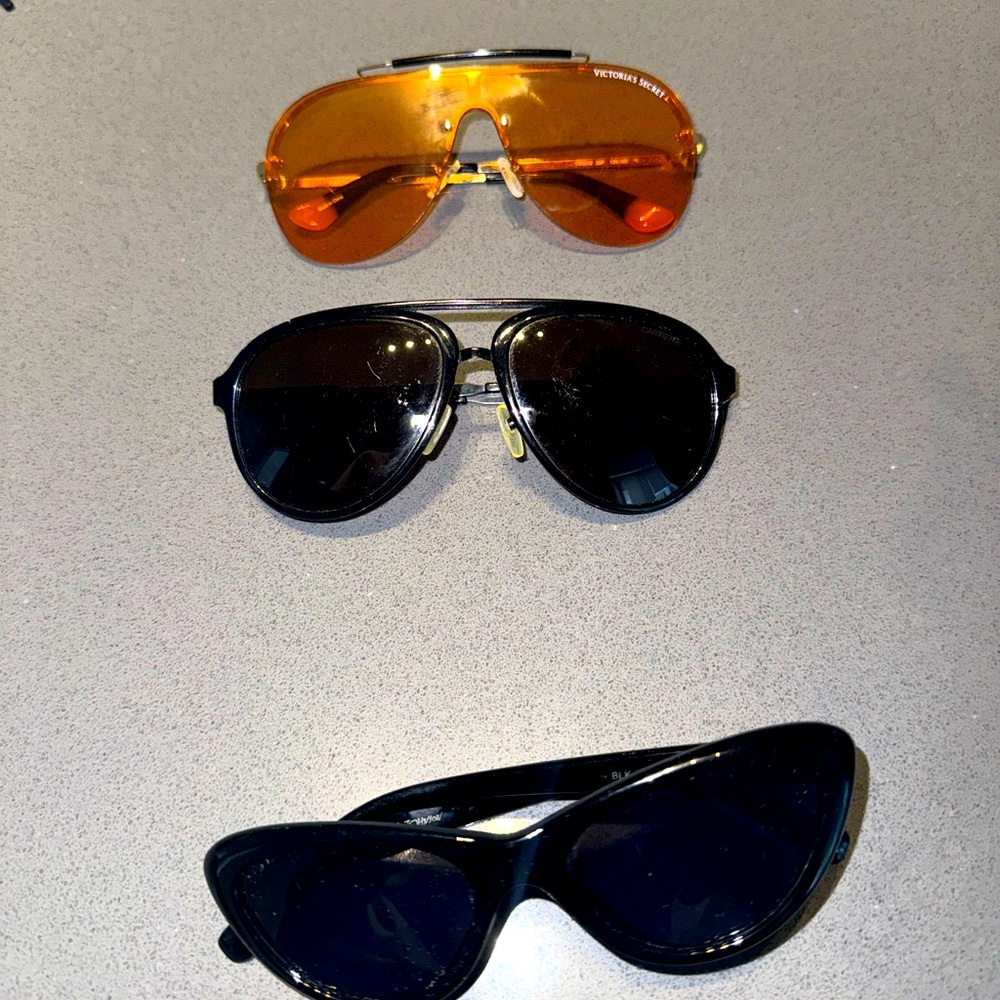 Bundle of designer sunglasses